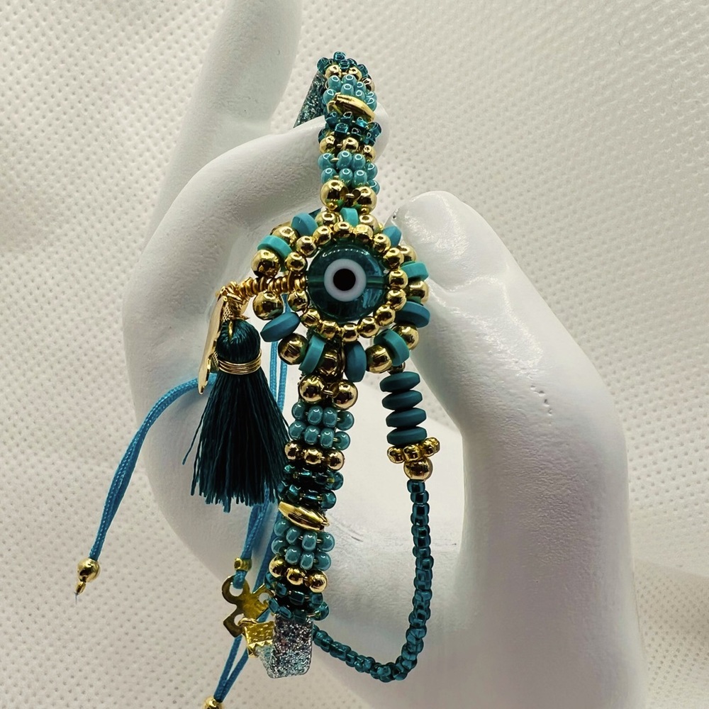 Evil Eye bracelet handmade with seed beads